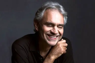 آندره بوچلی خواننده جام جهانی امسال شد