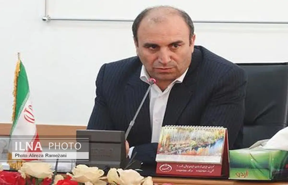 نهادینه کردن قوانین به حل مشکلات در جامعه کمک می‌کند