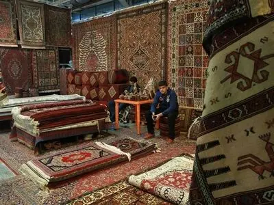 سازمان خصوصی‌سازی77 تخته فرش به مزایده گذاشت