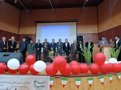 تمام قد از کارگران و بازنشستگان حمایت می کنیم