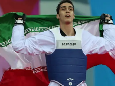 خدابخشی: پرچم کشورم را با هیچ چیزی عوض نمی‌کنم