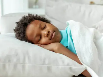 هشدار جدی پزشکان برای خوابیدن با بازوهای خمیده