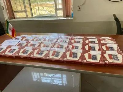 خیر لامردی ۳۲ دستگاه تبلت به دانش آموزان بی بضاعت تحت پوشش بهزیستی اهدا کرد 
