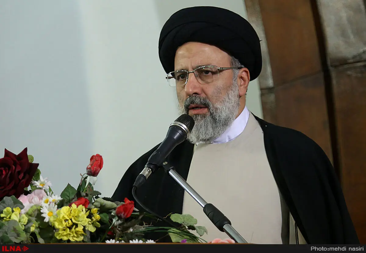 اگر تلاش شهدای مدافع حرم نبود باید در کردستان و سنندج می‌جنگیدیم/ تمام گره‌ها به دست مردم باز می‌شود