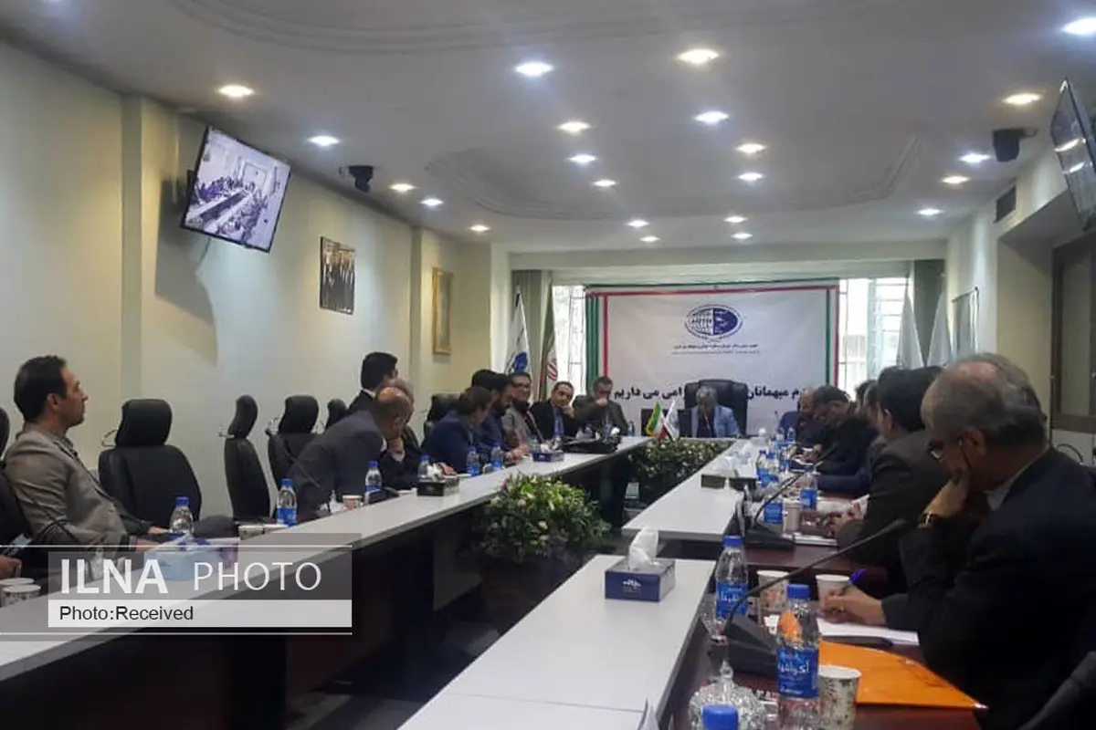 اجازه برگزاری انتخابات در استانها داده نمیشود/ دولت میخواهد آبنبات در جیب ما بگذارد و شمش طلا بگیرد/ تشکلهای حرفهای گردشگری موازی کاری در مقابل انجمنهای صنفی