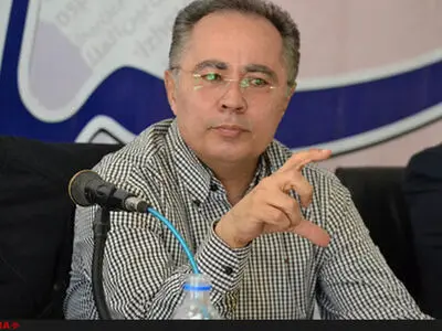 دبیری: بعید است با کادر تیم امید ادامه بدهیم/وزارت ورزش بخواهد سرپرست تعیین کند با فیفا به مشکل می‌خوریم