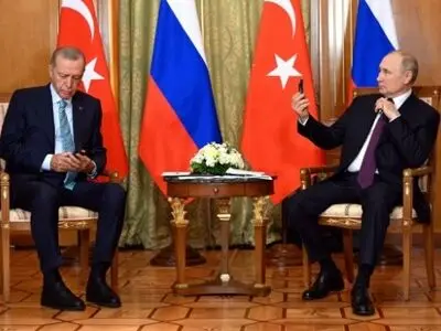 اردوغان: یمکن التوصل قریبا إلى حل بشأن إحیاء اتفاق تصدیر الحبوب 