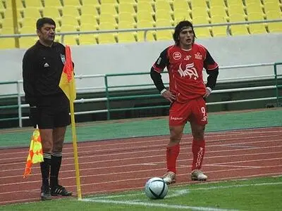 افشاگری مهاجم سابق پرسپولیس در مورد استفاده مربیان فوتبال از جادوگر + عکس