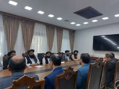 دیدار غریب آبادی با سرپرست وزارت امور خارجه افغانستان