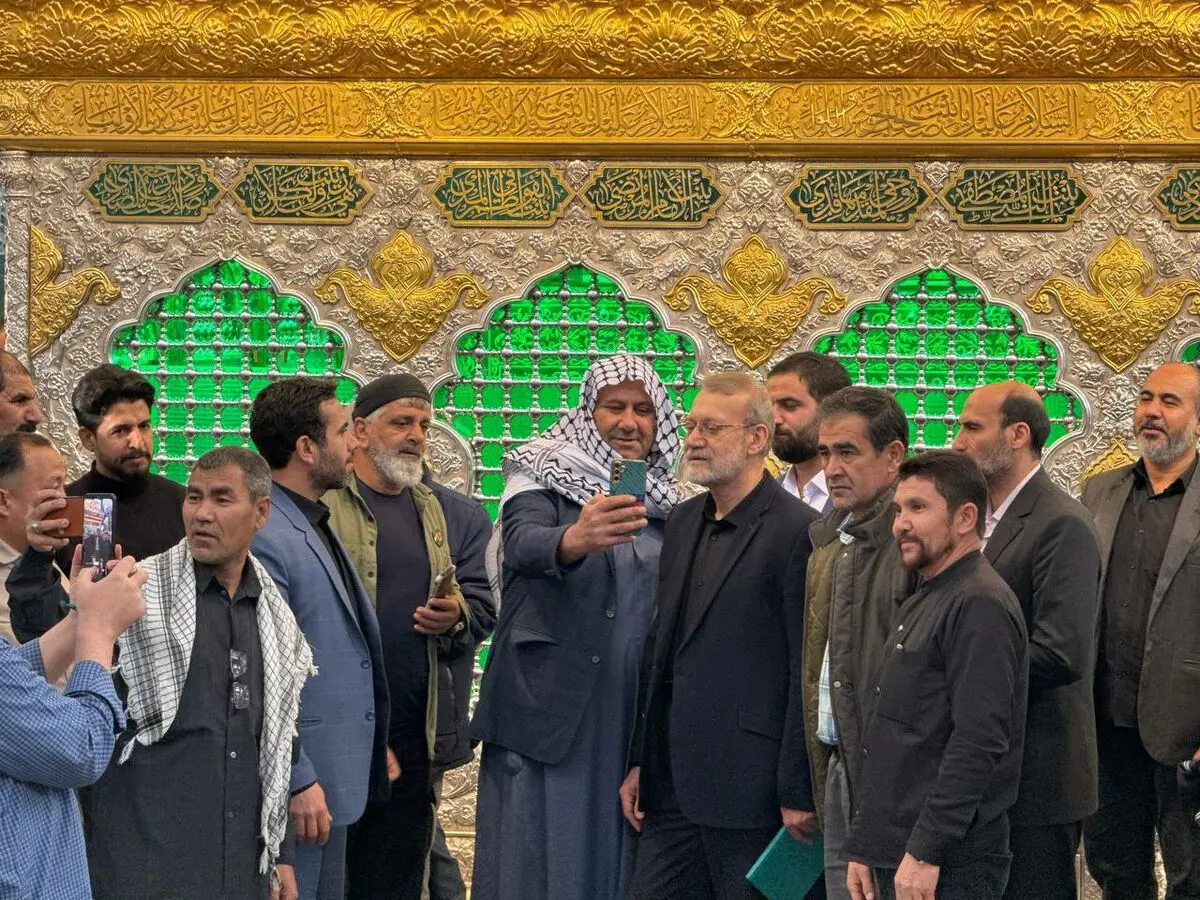 حضور علی لاریجانی در حرم حضرت زینب