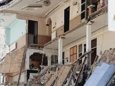 ریزش هولناک یک ساختمان ۳ طبقه در کرمانشاه 