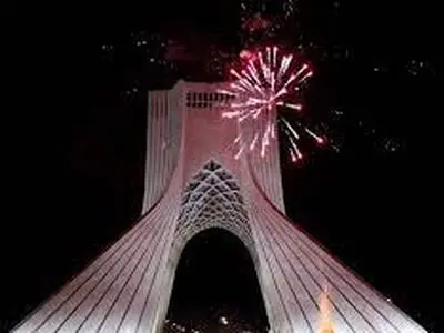 نورافشانی و ویدئومپینگ میدان آزادی در شب میلاد حضرت زهرا(س)