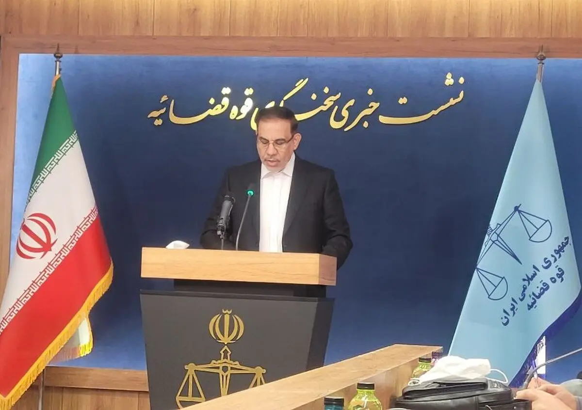 ایران برای منافع ملی می‌جنگد و از روزنه‌های دیپلماسی هم بهره می‌برد/ اجازه نمی‌دهیم برخی در زمین دشمن بازی کنند