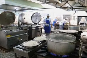 اعتراض ۱۰۰ کارگر بیکار شده رستوران و آشپزخانه پتروشیمی جم/ در انتظار بازگشت به کار هستیم