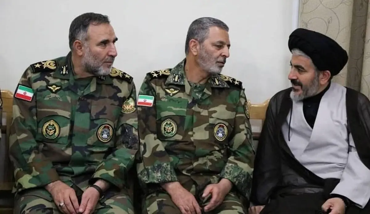 قائد الجیش: أعداء ایران لا یجرأون على التفکیر بمهاجمتها 