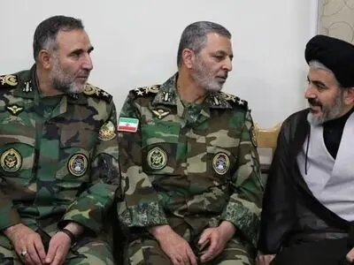 قائد الجیش: أعداء ایران لا یجرأون على التفکیر بمهاجمتها 