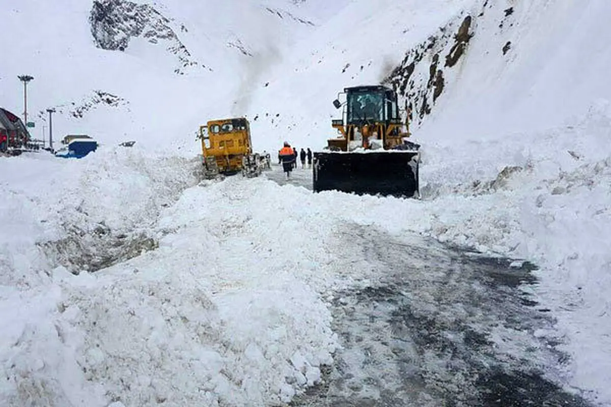 راه ارتباطی ۹۰ روستای الیگودرز مسدود شد