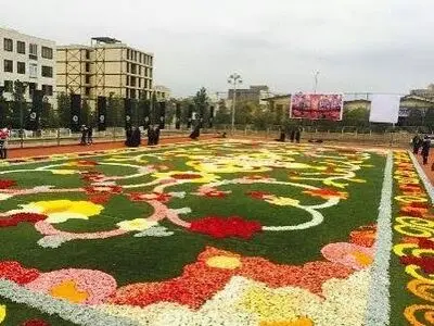 گستراندن نهمین فرش سرگل قاره آسیا در شهرستان محلات