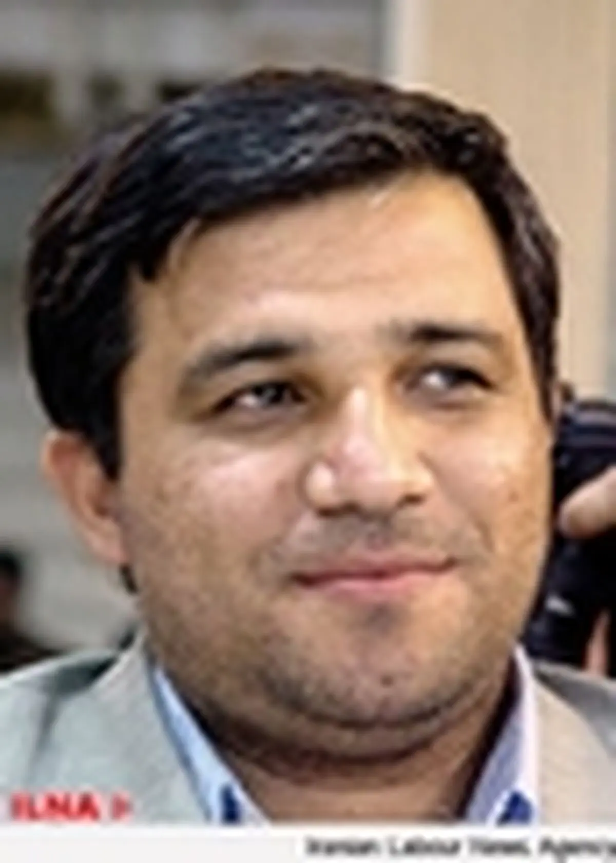 تابلوی اصلاح طلبان نباید تلاش برای تغییرات بنیادی باشد