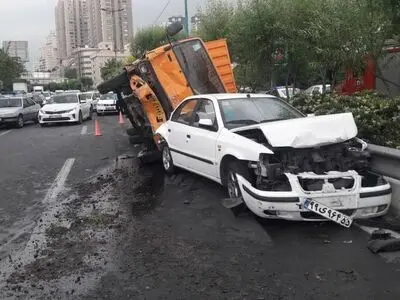 تصادف زنجیره‌ای در بزرگراه مدرس/ ۴ نفر مصدوم شدند