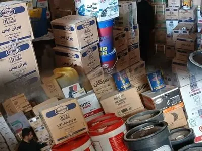 کشف انبار احتکار روغن موتور خودرو به ارزش ۳۰ میلیارد ریال در شهرستان خانمیرزا