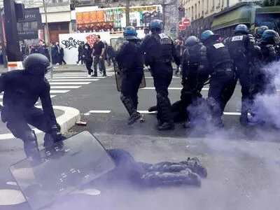Iran condemns repression of peaceful protests in France