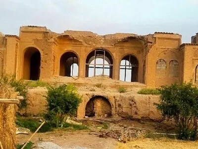 تبدیل ملک تاریخی "کلانتر" کرمان به بساط سبزی‌فروشان/ مشکلات حقوقی؛ مانع ترمیم و مرمت