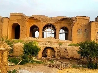 تبدیل ملک تاریخی "کلانتر" کرمان به بساط سبزی‌فروشان/ مشکلات حقوقی؛ مانع ترمیم و مرمت