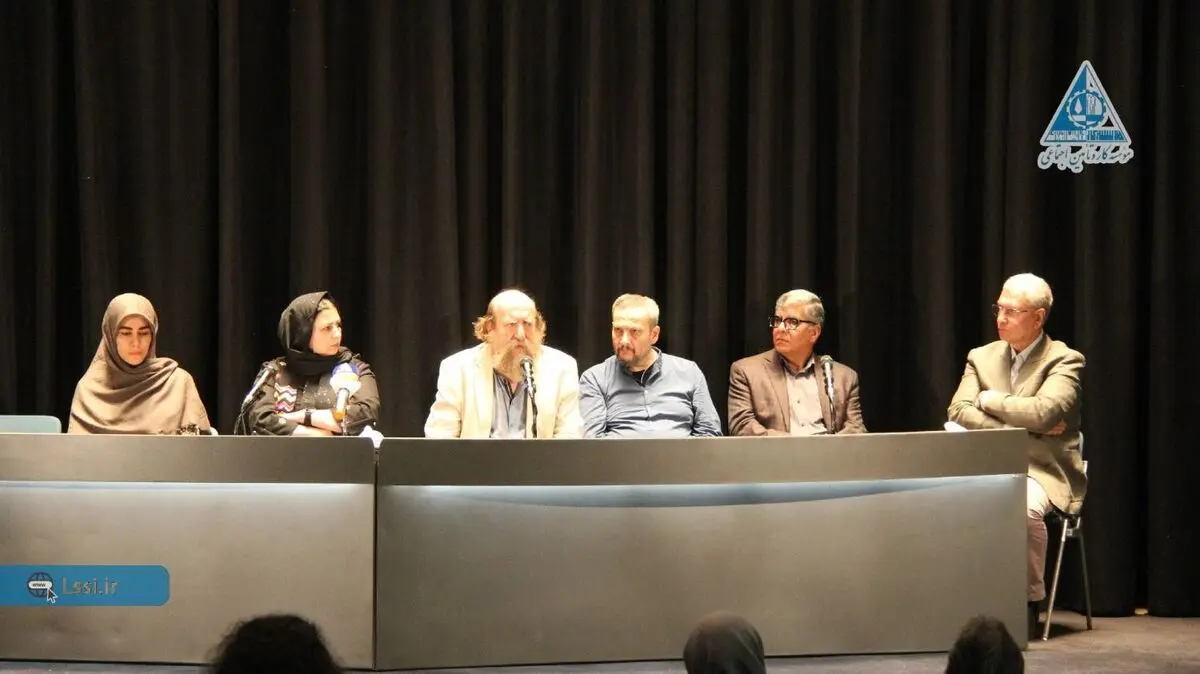 ملت ایران همچون رستم بر خرد تکیه کرده است