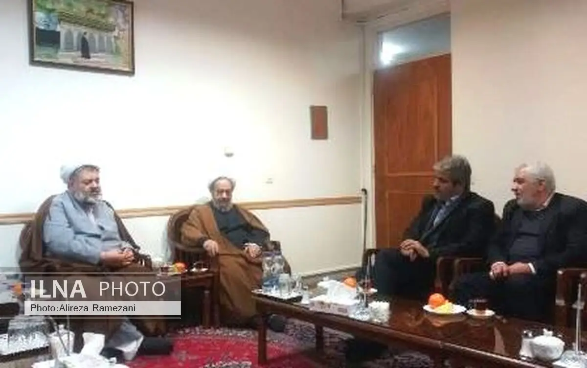 جهت‌گیری دولت و مجلس حل مشکلات حوزه‌های علمیه است
