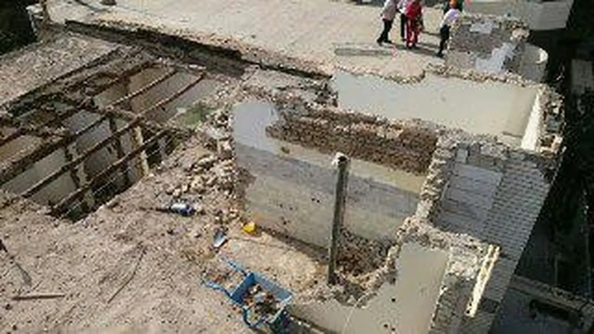 مرگ دو کارگر بر اثر ریزش آوار 
