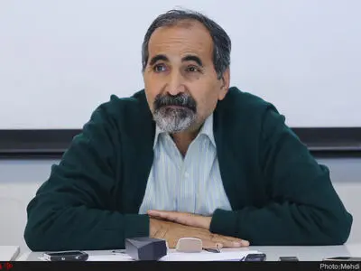 به‌جای هنر، سیاست خودش را وسط انداخته/سینمای ایران زیر سلطه تلویزیون و روزنامه‌نگاری است/برای ارشاد اولویت سینما و موسیقی است
