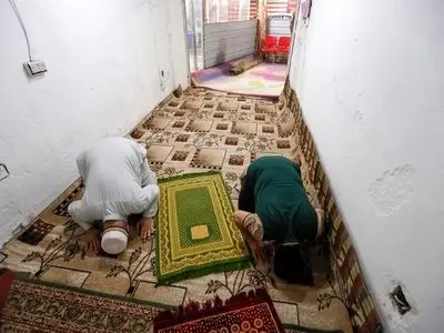 Pandemic pushes some Iraqis, broken by conflict, into poverty