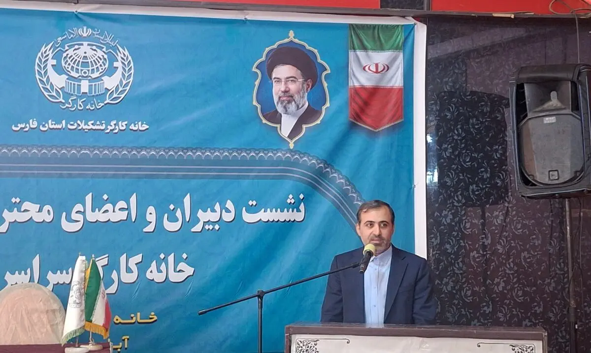 کارگران و کارآفرینان، افسران خط مقدم جنگ اقتصادی هستند