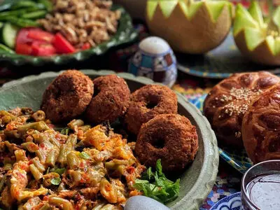 طرز تهیه گل در چمن گیلانی