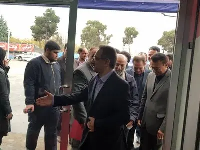 استاندار تهران از مراحل ثبت نام انتخابات مجلس در فرماندری تهران بازدید کرد