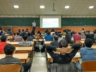 کلاس‌های تحصیلات تکمیلی می‌تواند حضوری برگزار شود