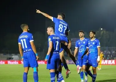 استقلال با شکست سپاهان صدرنشین شد