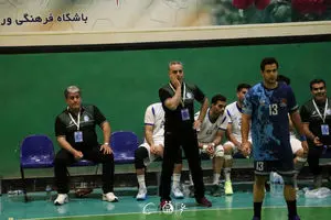 صادق شاه‌نشین: صدر جدول را رها نمی‌کنیم/توقف لیگ ضربه بزرگی به تیم‌ها زد