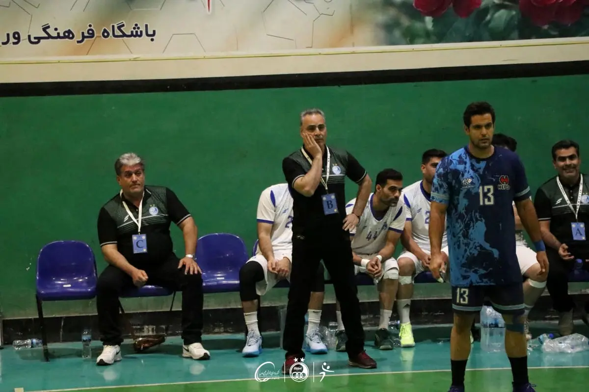 صادق شاه‌نشین: صدر جدول را رها نمی‌کنیم/توقف لیگ ضربه بزرگی به تیم‌ها زد