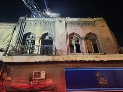 حریق، سقف بنای تاریخی ساختمان غریب را سوزاند اما سازه آسیب ندید