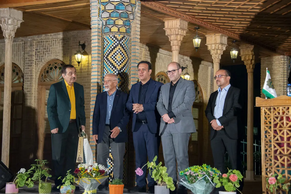 تجلیل از پروفسور سیدابوالقاسم فروزانی در مرکز شیرازشناسی/سرمایه واقعی شیراز، نخبگان و فرهیختگان آن است
