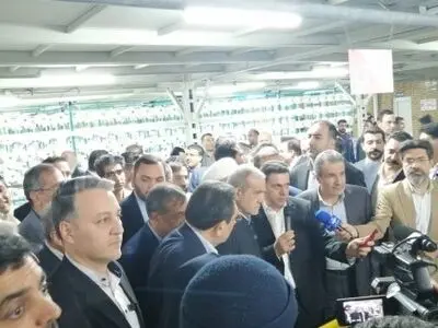 پزشکیان از دو واحد تولیدی در شهرک صنعتی قرچک بازدید کرد
