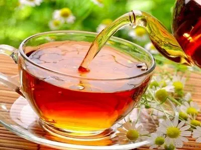 روش صحیح خوردن چای برای سالمندان
