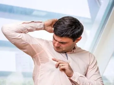 این خوراکی‌ها را نخورید تا کمتر عرق کنید