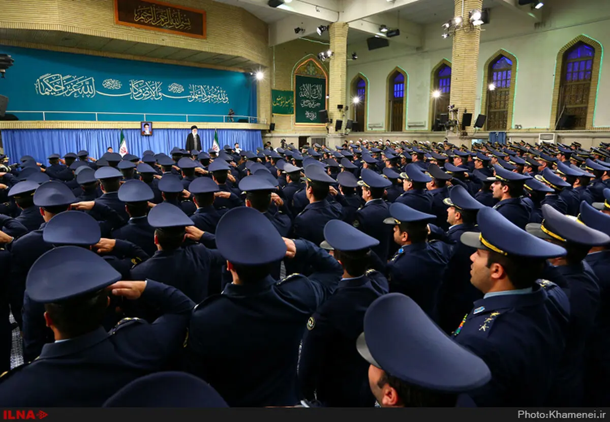 دیدار فرماندهان و کارکنان نیروی هوایی ارتش با رهبر انقلاب