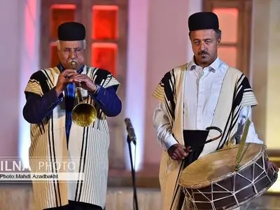 حماسی بودن نه فقط در موسیقی که در زندگی بختیاری‌ها مشهود است/ بختیاری‌ها برای احشام‌ هم موسیقی دارند/ بزرگان و اساتید را با اتوبوس به جشنواره نبریم