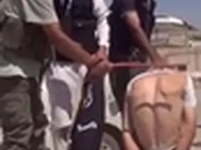 داعش افرادی که در نماز جمعه شرکت نمی‌کنند را ۲۵ ضربه شلاق می‌زند