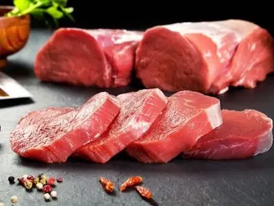 قیمت گوشت قرمز نزولی می‌شود/ واردات گوشت با کیفیت تازه از رومانی و استرالیا