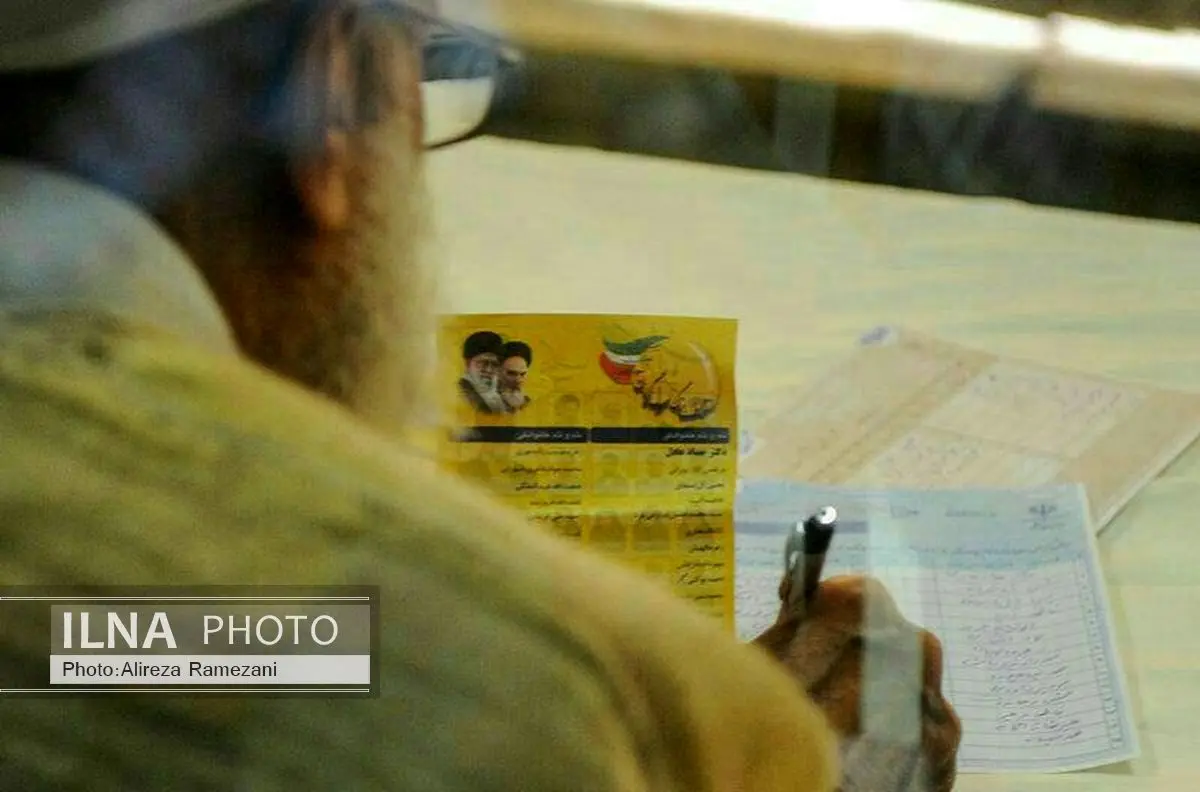 تصویر لحظه رای دادن آیت‌الله جنتی